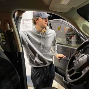 Meet your Posher, Jonathan